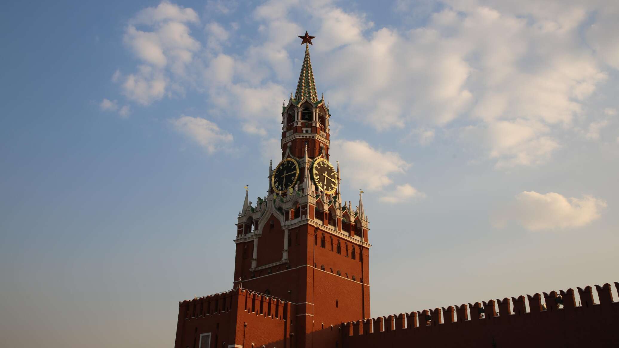 Спасская башня расположена