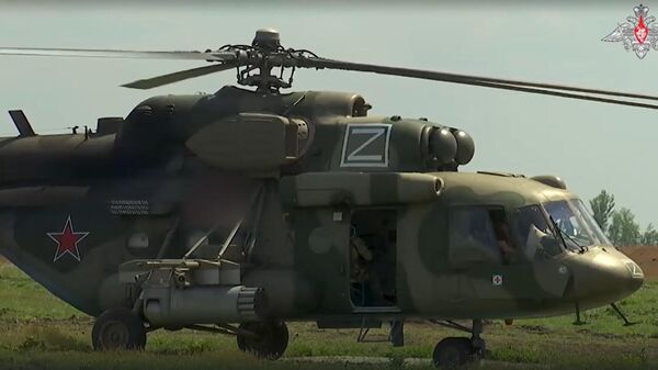 Боевая работа экипажей вертолетов армейской авиации в зоне спецоперации
 - Sputnik Литва