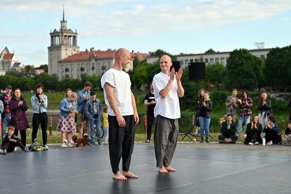 Коллектив городского театра танца Low Air также принял участие в фестивале.  - Sputnik Литва