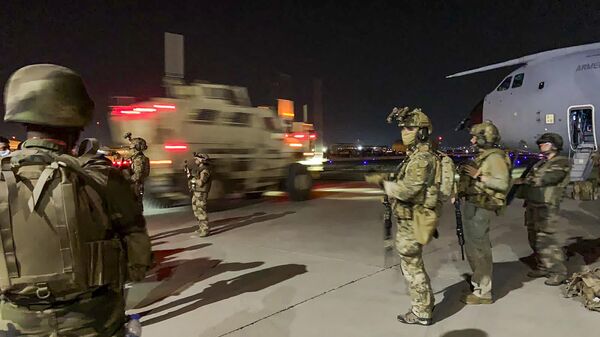 Американские военные в аэропорту Кабула - Sputnik Литва