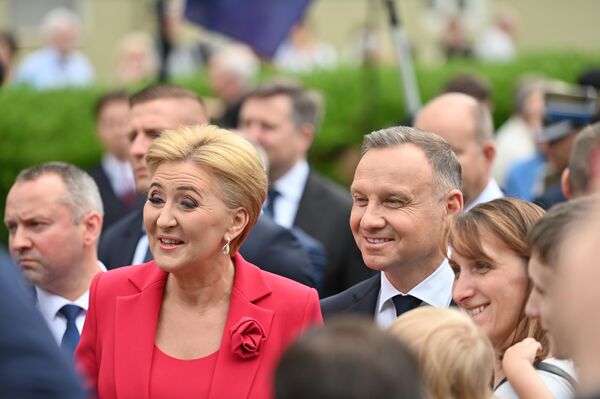 На празднике присутствовал президент Польши Анджей Дуда с супругой.&quot;Я счастлив и считаю нашим совместным успехом то, что гордость за общее историческое наследие в последние годы стала новой ценностью в польско-литовских отношениях&quot;, — сказал Дуда. - Sputnik Литва