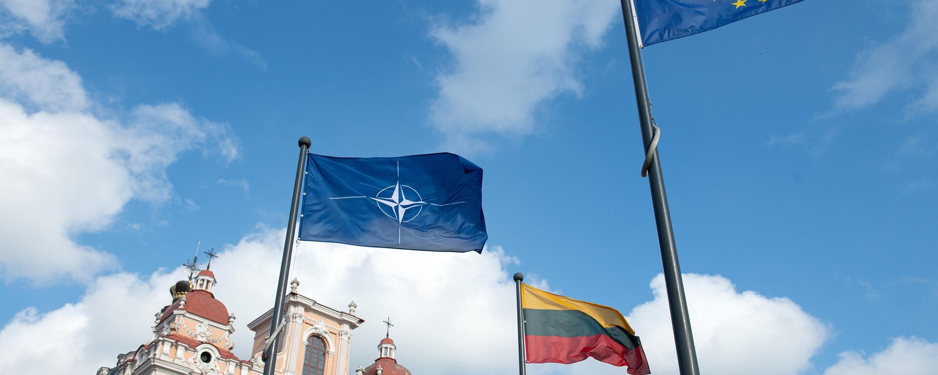 Флаги НАТО, Литвы и ЕС, архивное фото  - Sputnik Литва, 1920, 07.07.2023