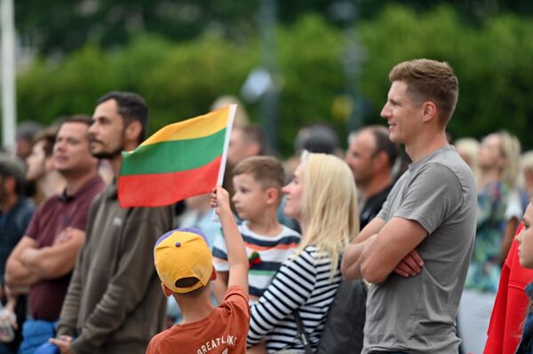 Не только в самой Литве, но и за рубежом исполняют &quot;Национальную песнь&quot;.  - Sputnik Литва