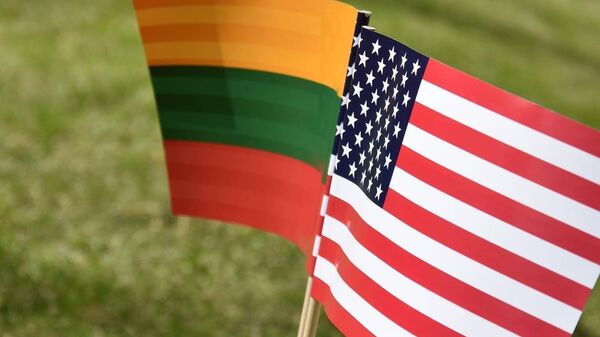 Флаги Литвы и США, архивное фото - Sputnik Литва