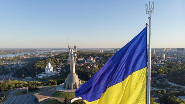 Украинский флаг в Киеве, Украина - Sputnik Литва