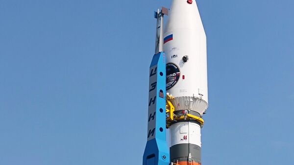 Ракету Союз-2.1б с автоматической станцией Луна-25 установили на стартовый комплекс космодрома Восточный - Sputnik Литва