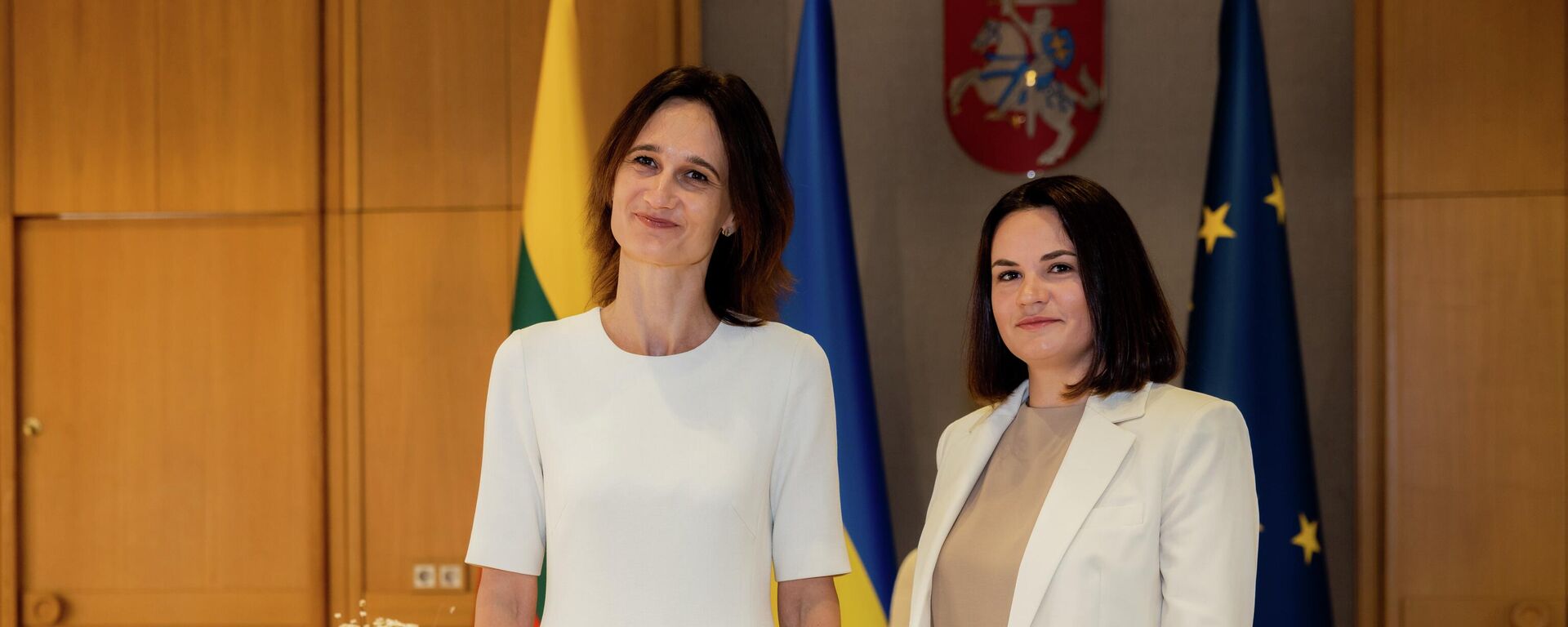 Экс-спикер Сейма Литвы Виктория Чмилите-Нильсен и экс-кандидат в президенты Белоруссии Светлана Тихановская, архивное фото - Sputnik Литва, 1920, 19.12.2025