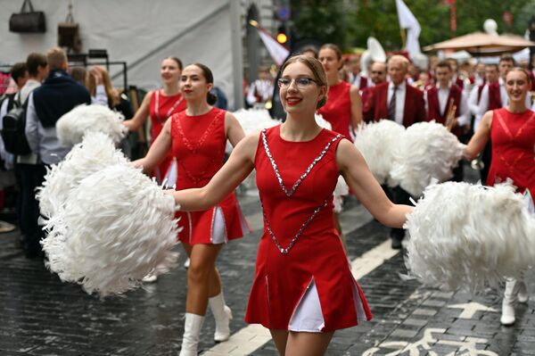 На фото: студенты на параде в честь Дня знаний в Вильнюсе. - Sputnik Литва