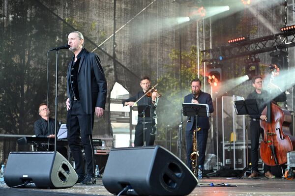 Ежегодно в фестивале принимают участие около тысячи исполнителей из Литвы и других стран. - Sputnik Литва