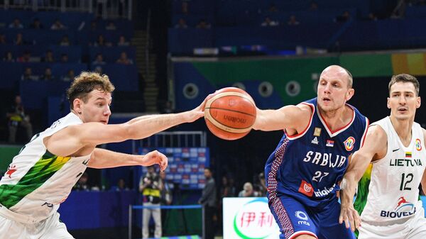 Матч между сборными Сербии и Литвы в рамках ЧМ по баскетболу - Sputnik Литва