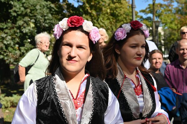 Жители и гости ярмарки могли познакомиться с культурой и традициями разных народов. - Sputnik Литва
