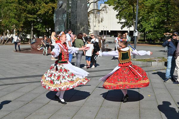 Каждый год &quot;Ярмарка народов&quot; привлекает все больше гостей. - Sputnik Литва