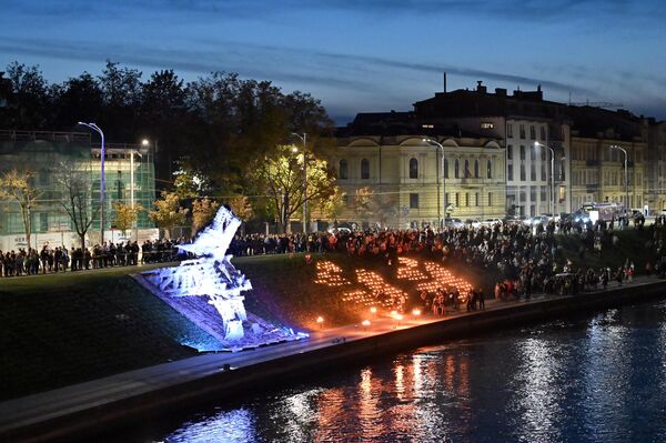 В центре Вильнюса, на набережной реки Нерис, 22 сентября состоялось традиционное празднование Дня осеннего равноденствия. - Sputnik Литва