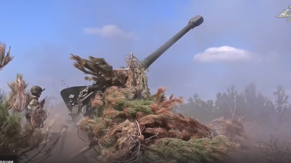 Боевая работа артиллерийских расчетов Мста-Б - Sputnik Литва