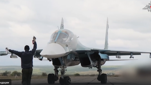 Боевая работа экипажей Су-34 в зоне СВО - Sputnik Литва