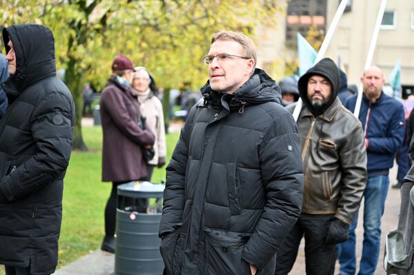 Депутат, экс-глава Минсоца Линас Кукурайтис также принял участие в акции протеста. - Sputnik Литва