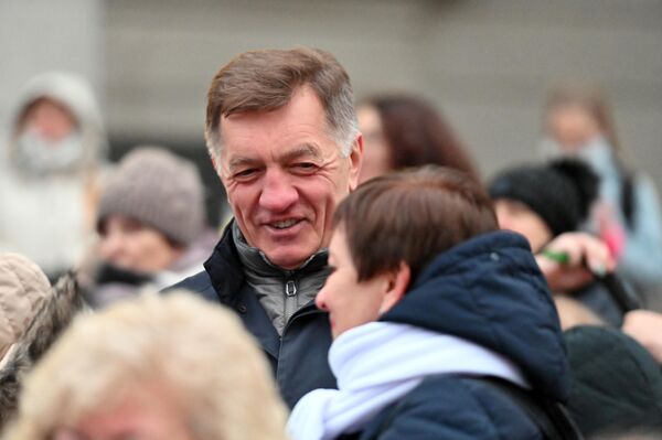 На забастовку также вышел экс-премьер, депутат Сейма Альгирдас Буткявичюс. - Sputnik Литва