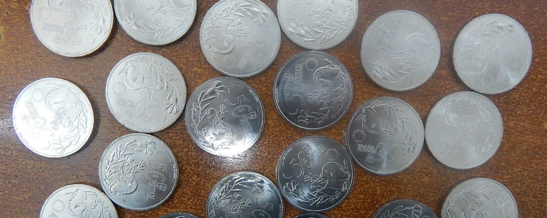 Крупная партия монет, изъятая у граждан Эстонии - Sputnik Литва, 1920, 23.11.2023