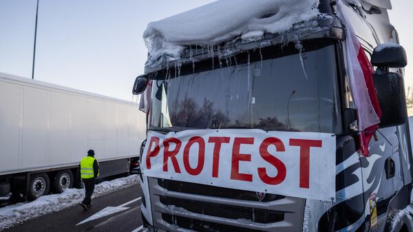Польские перевозчики блокируют украинские грузовики на границе - Sputnik Литва