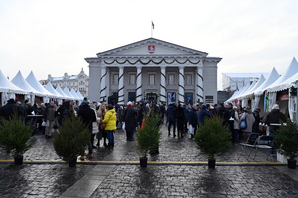 В субботу, 2 декабря, в Вильнюсе прошла традиционная Международная рождественская благотворительная ярмарка. - Sputnik Литва
