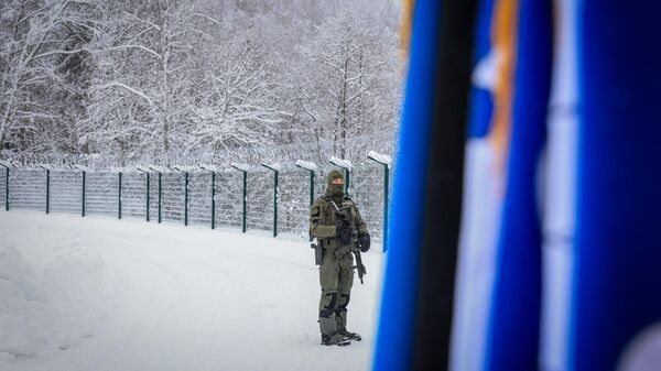 Новый участок забора на границе Эстонии и России - Sputnik Литва