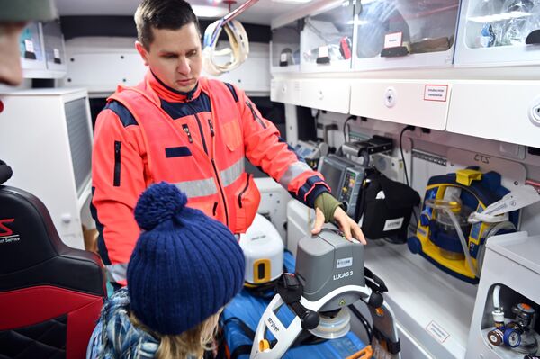 Жители смогли узнать об особенностях работы скорой помощи. - Sputnik Литва