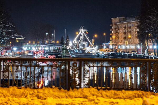 На фото: новогодние украшения в Клайпеде. - Sputnik Литва