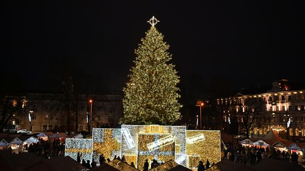 Главная елка Литвы на кафедральной площади в Виьльнюсе - Sputnik Литва