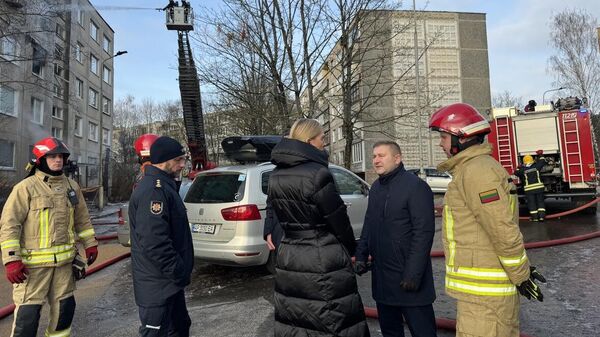 Министр внутренних дел Агне Билотайте на месте пожара в Вильнюсе - Sputnik Литва