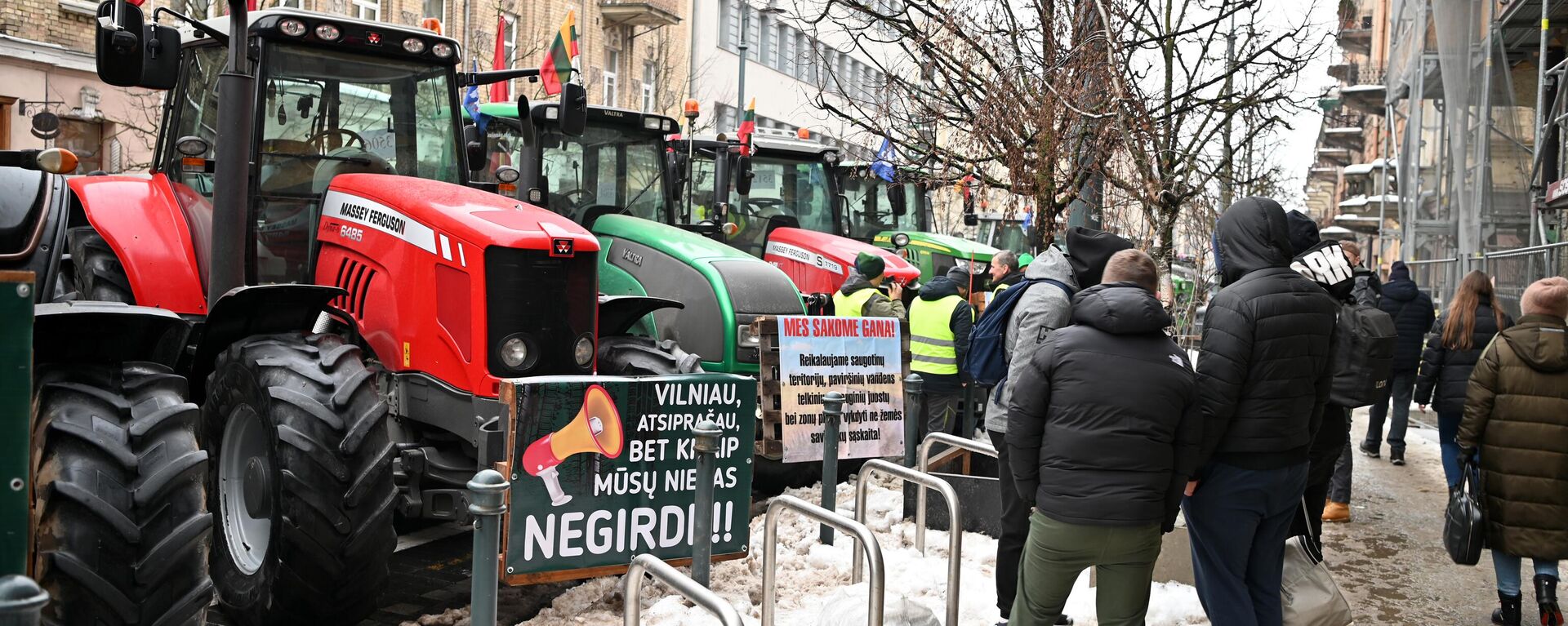 Протест литовских фермеров на тракторах в центре Вильнюса - Sputnik Литва, 1920, 13.02.2024