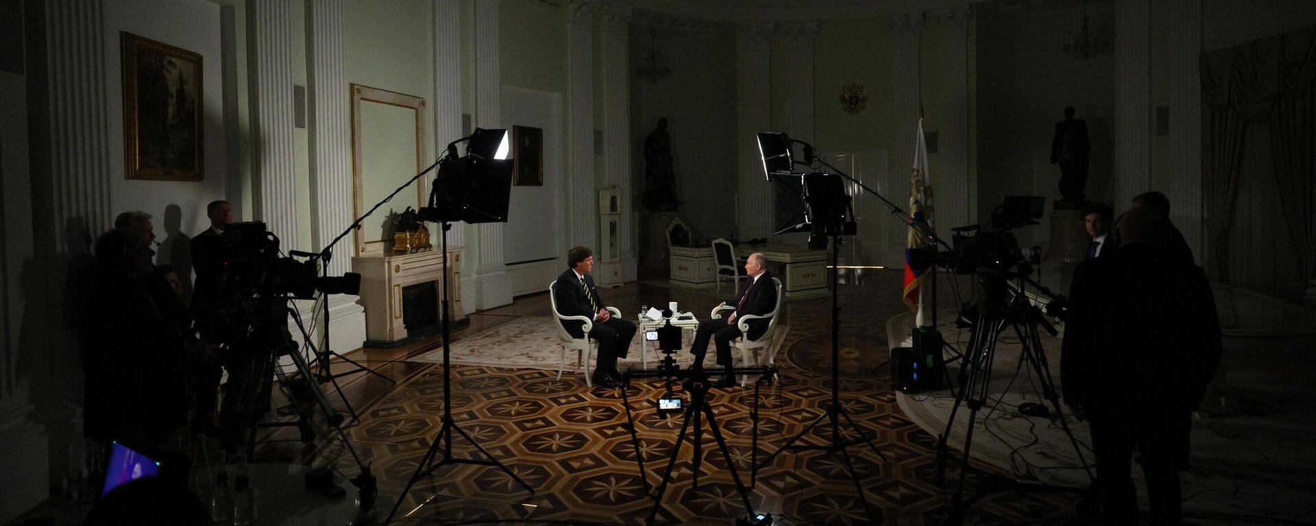  Президент РФ Владимир Путин дает интервью американскому журналисту, основателю видеоплатформы Tucker Carlson Network Такеру Карлсону - Sputnik Литва, 1920, 11.02.2024