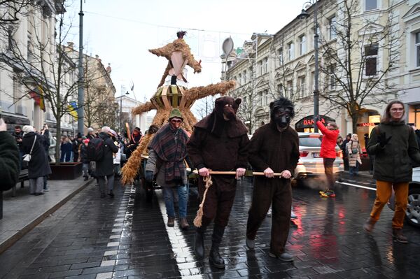 Жители Вильнюса 13 февраля отмечали Ужгавенес. - Sputnik Литва