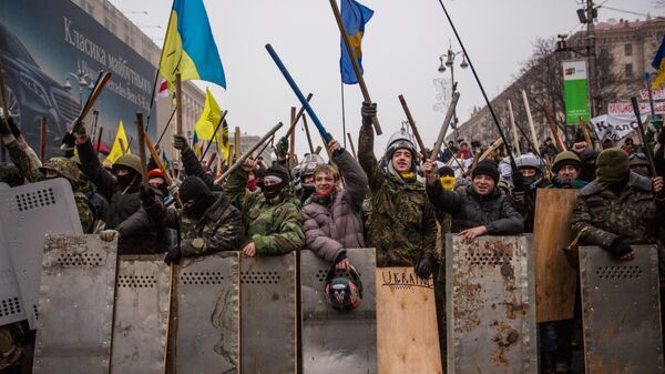 Отряды Самообороны Майдана у баррикад на Крещатике, февраль 2014 года - Sputnik Литва