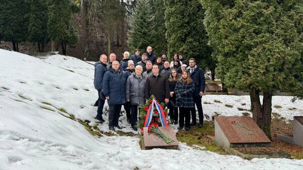 В Литве в честь Дня защитника Отечества почтили память советских солдат - Sputnik Литва