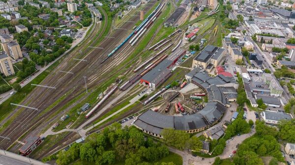 Территория железной дороги в Науяместисе, Вильнюс - Sputnik Литва