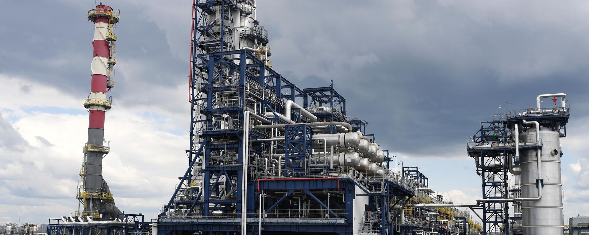 Московский нефтеперерабатывающий завод - Sputnik Литва, 1920, 19.07.2025