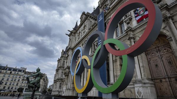 Олимпийские кольца в Париже, архивное фото - Sputnik Литва