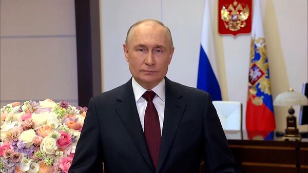 Президент России Владимир Путин поздравил россиянок с 8 Марта - Sputnik Литва