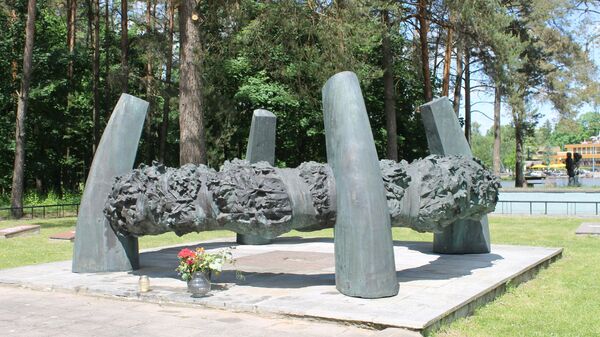 Памятник памяти погибших воинов в Друскиникае - Sputnik Литва