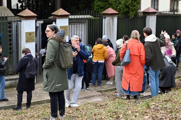 Избирательный участок в посольстве будет открыт для желающих проголосовать в воскресенье с 8:00 до 20:00 по местному времени. - Sputnik Литва