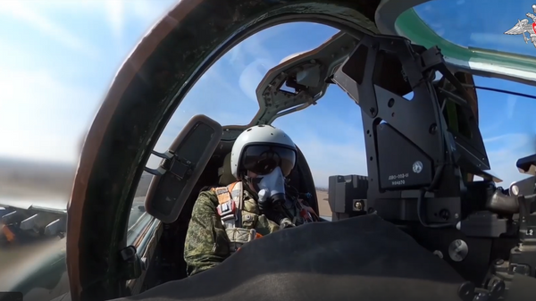 Боевая работа экипажей Су-25 на Донецком направлении - Sputnik Литва