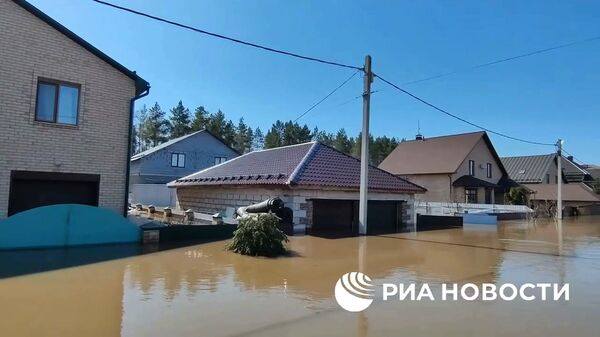 Затопленное село Нежинка под Оренбургом - Sputnik Литва