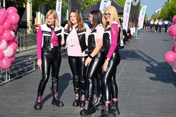 Участие в гонке приняли около 200 команд, или почти 800 женщин со всей Литвы. - Sputnik Литва
