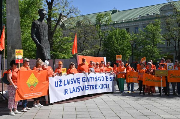 Шествие профсоюзов в Вильнюсе в честь Международного дня труда. - Sputnik Литва