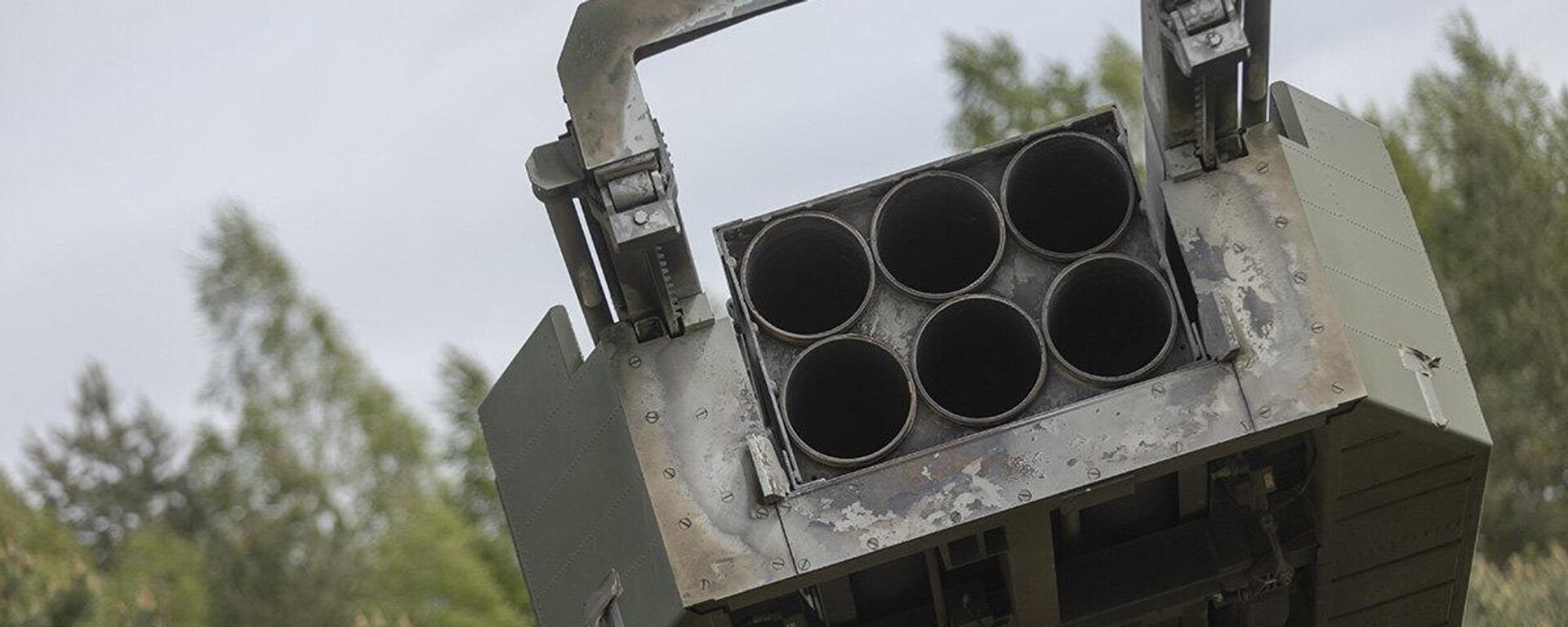 Реактивная система залпового огня HIMARS, архивное фото - Sputnik Литва, 1920, 03.10.2025