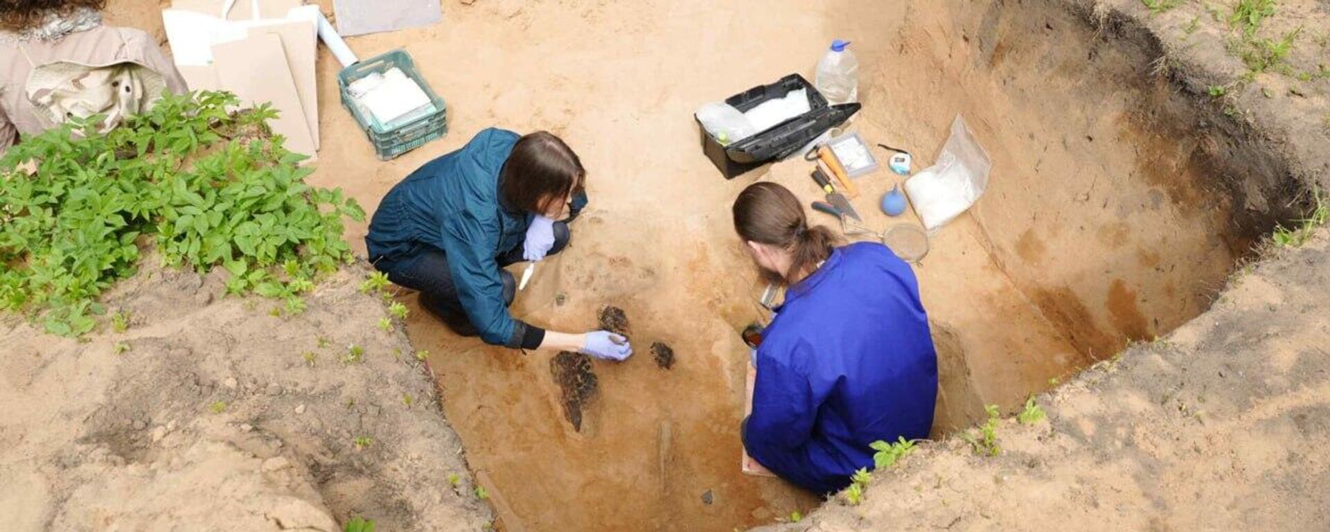 В Вильнюсе, на месте расположения Вяркяйского имения, археологи обнаружили могилы XIII-XIV веков - Sputnik Литва, 1920, 19.05.2024