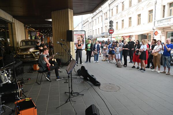 Фестиваль по традиции проводится в третью субботу мая на центральных улицах и площадях города. - Sputnik Литва