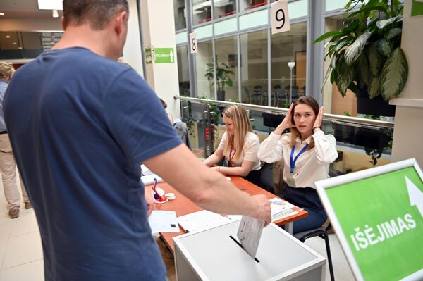В Литве с 21 по 23 мая проходит досрочное голосование во втором туре выборов президента. - Sputnik Литва