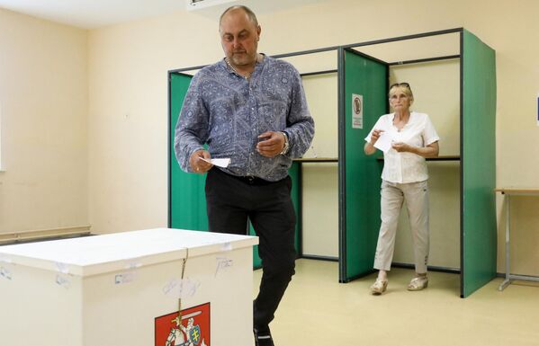 В Литве в воскресенье, 26 мая, проходит голосование во втором туре выборов президента. - Sputnik Литва