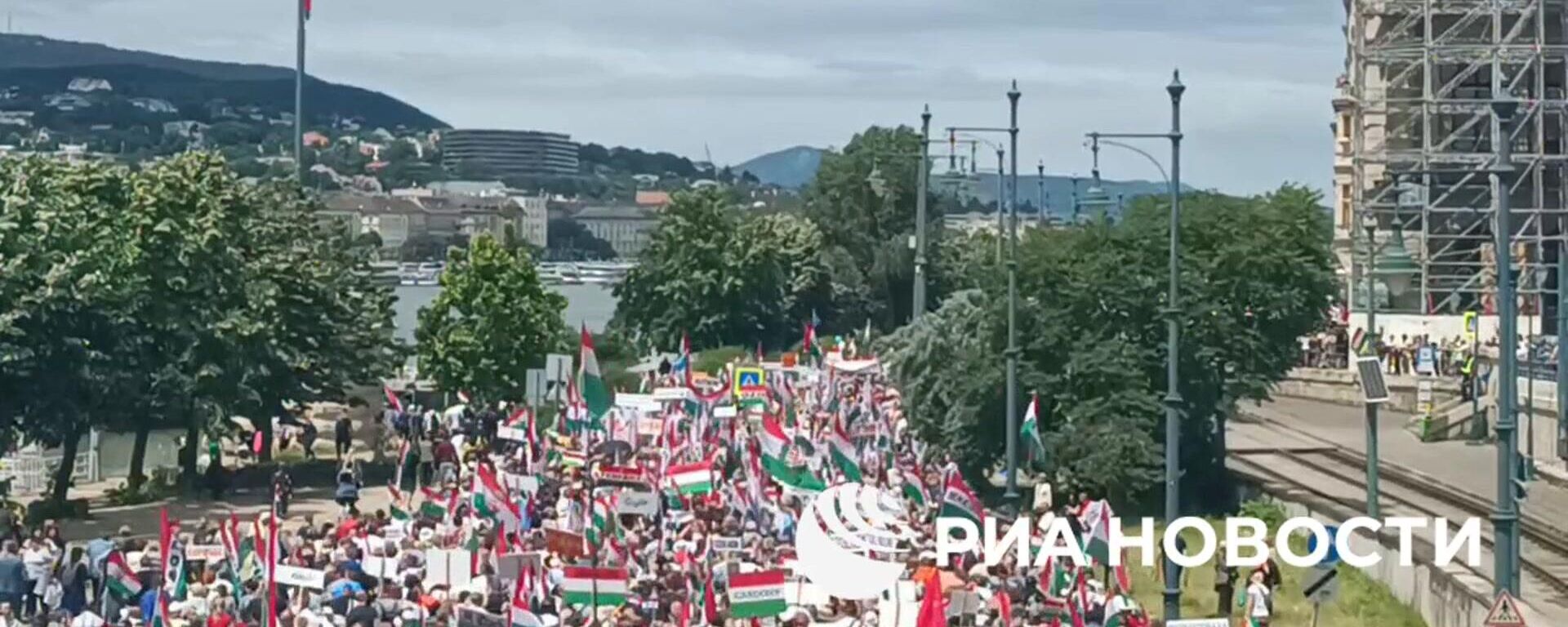  Акция Марш мира в Будапеште против вовлечения Венгрии в конфликт на Украине - Sputnik Литва, 1920, 01.06.2024